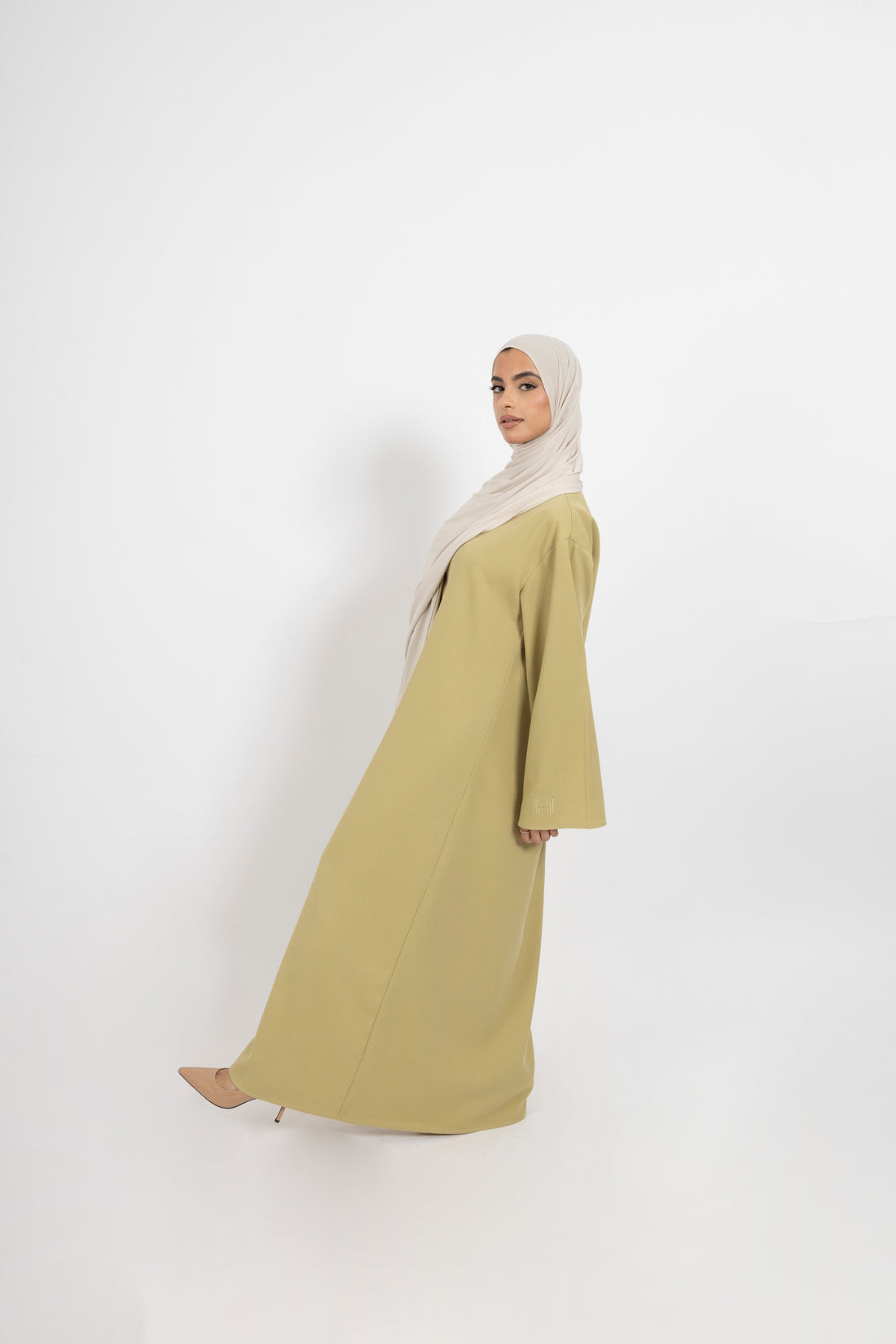 ESSENTIAL LINEN ABAYA