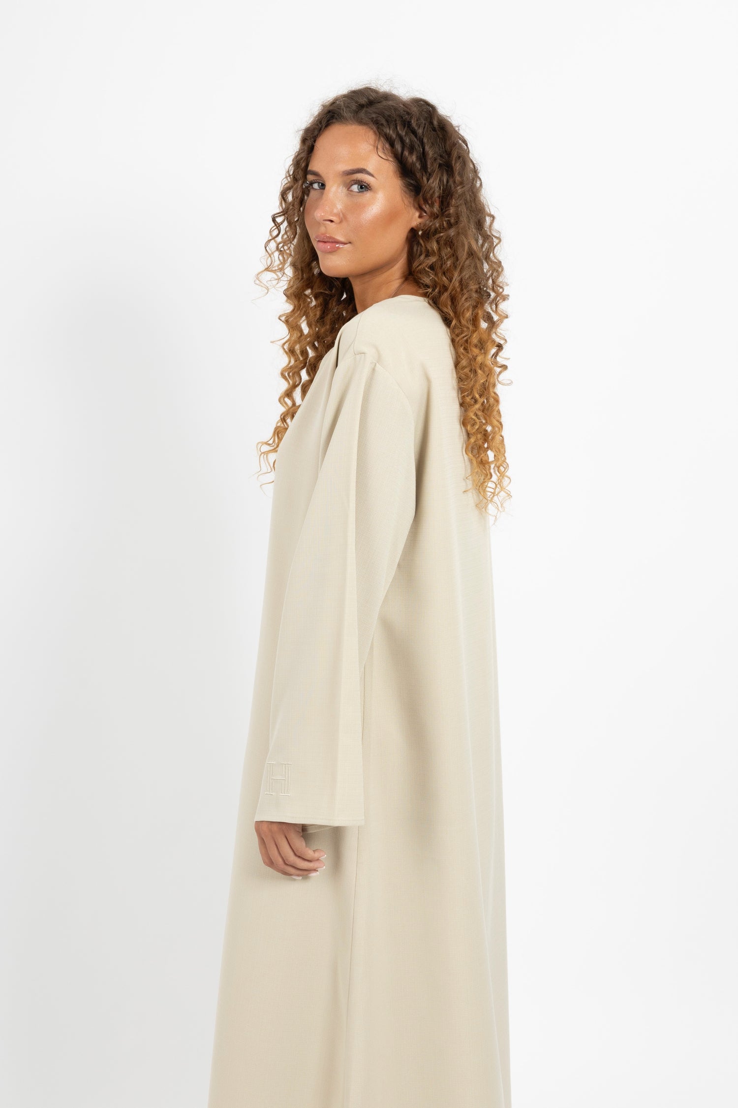 ESSENTIAL LINEN ABAYA