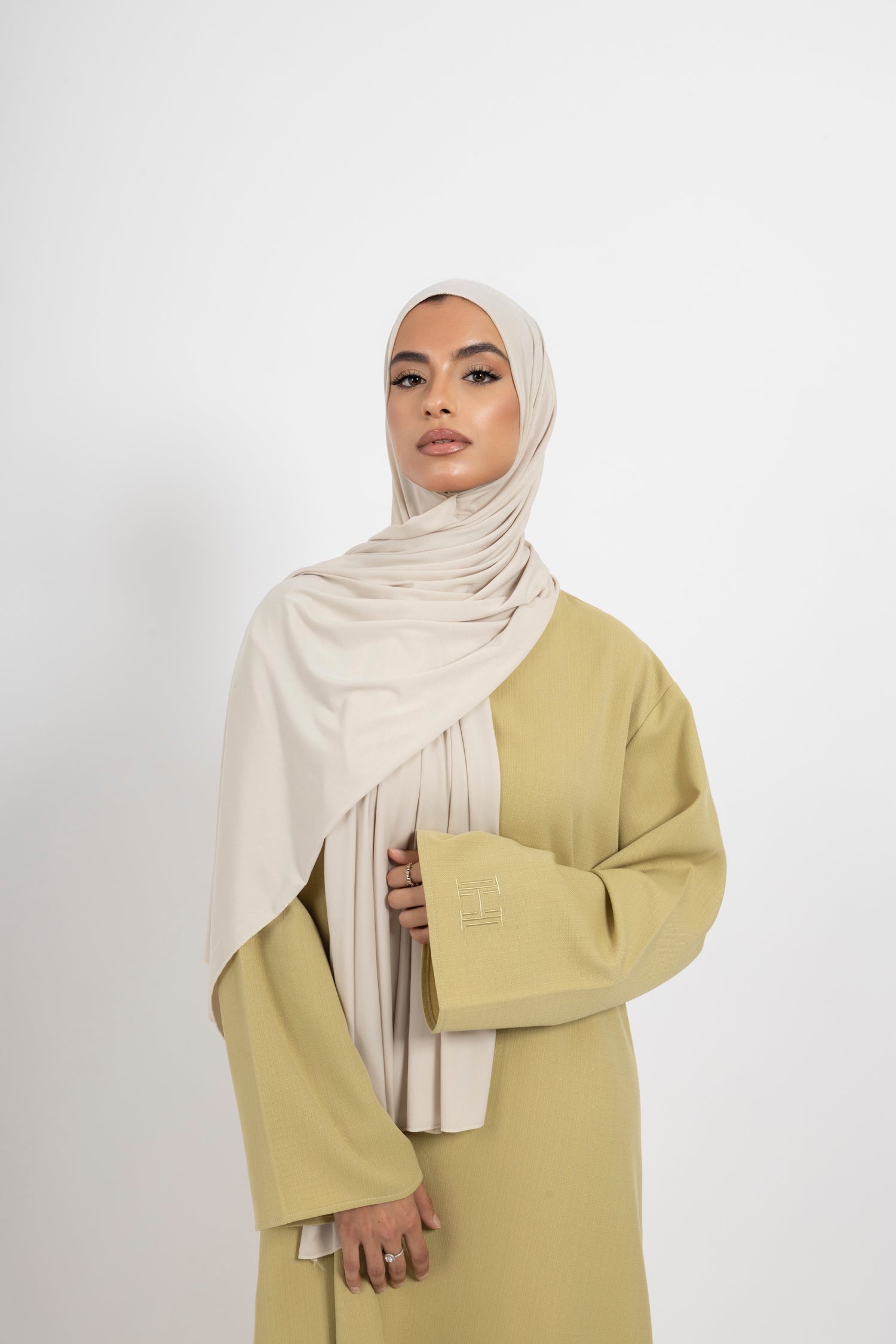 ESSENTIAL LINEN ABAYA